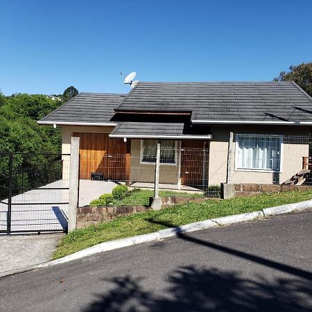 Linda Casa Proximo Ao Portico De Gramado Villa Kültér fotó
